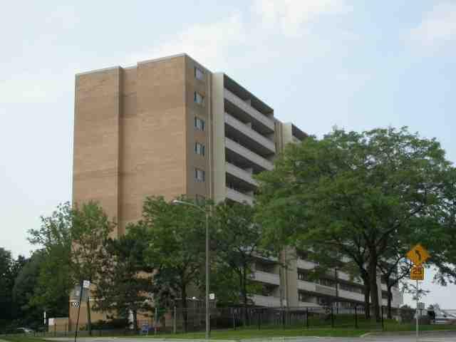 1003 - 120 Dundalk Dr, Condo with 3 bedrooms, 2 bathrooms and 2 parking in Toronto ON | Image 1