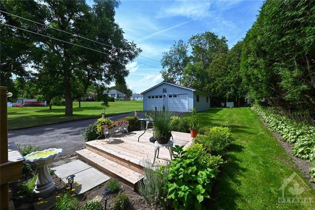 1270 County Road 2 Road, House detached with 3 bedrooms, 1 bathrooms and 4 parking in Augusta ON | Image 28
