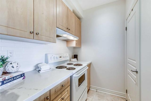 303 - 1415 Lawrence Ave W, Condo with 2 bedrooms, 2 bathrooms and 1 parking in Toronto ON | Image 2