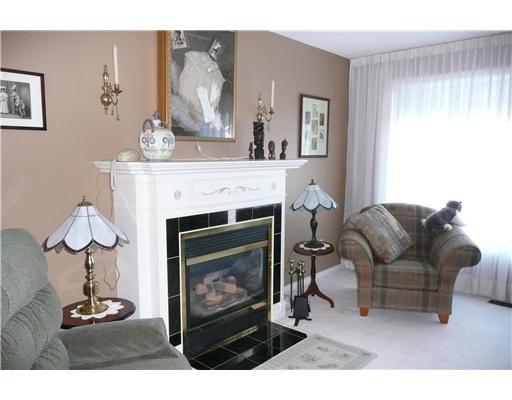 4 Mayfair Dr, House detached with 3 bedrooms, 2 bathrooms and null parking in Barrie ON | Image 3