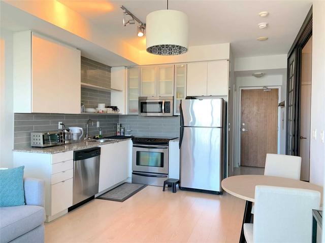 2405 - 33 Lombard St, Condo with 1 bedrooms, 1 bathrooms and 0 parking in Toronto ON | Image 1