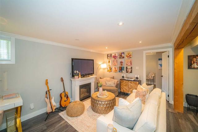 30 Weymouth Rd, House detached with 3 bedrooms, 2 bathrooms and 2 parking in Barrie ON | Image 6