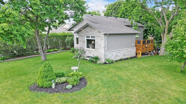 15 Webster Dr, House detached with 3 bedrooms, 2 bathrooms and 5 parking in Aurora ON | Image 32