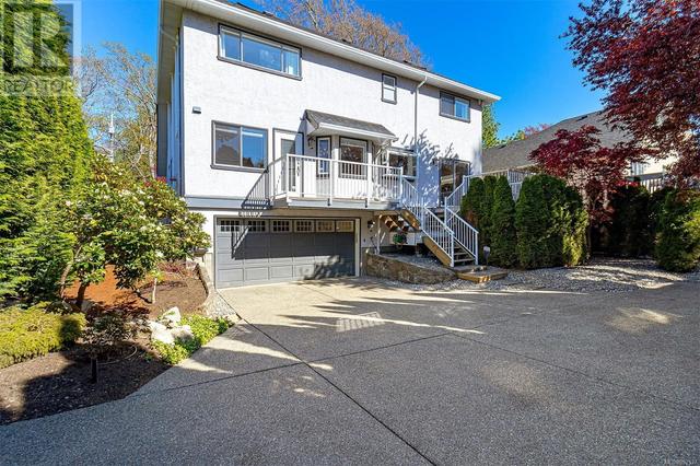 924 Deal St, House detached with 4 bedrooms, 4 bathrooms and 5 parking in Oak Bay BC | Image 65