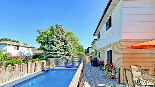 19 Donnacona Cres, House detached with 4 bedrooms, 2 bathrooms and 3 parking in Toronto ON | Image 29