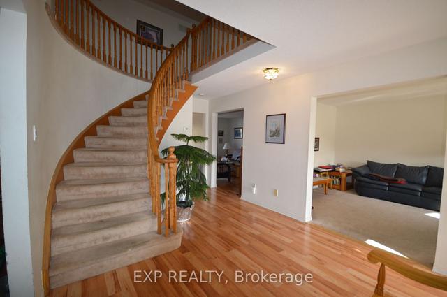 33 Love Cres, House detached with 5 bedrooms, 3 bathrooms and 6 parking in Ajax ON | Image 11