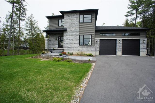 284 Stonewalk Way, House detached with 3 bedrooms, 3 bathrooms and 8 parking in Ottawa ON | Image 2