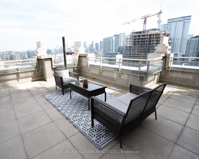2002 - 628 Fleet St, Condo with 2 bedrooms, 2 bathrooms and 1 parking in Toronto ON | Image 1