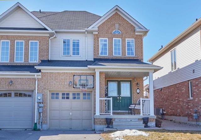 108 Bathgate Cres, House attached with 3 bedrooms, 4 bathrooms and 3 parking in Clarington ON | Image 1