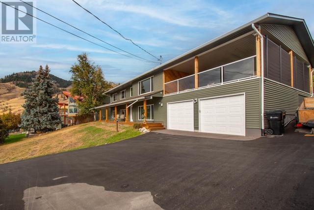 7715 Tronson Road, House detached with 5 bedrooms, 3 bathrooms and 6 parking in Vernon BC | Image 1