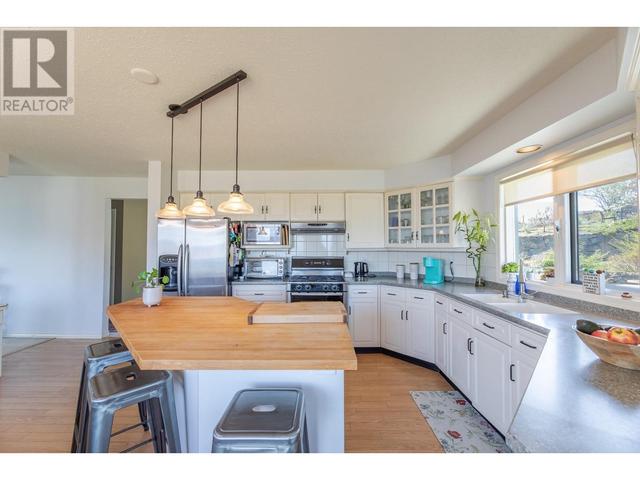 125 Sumac Ridge Drive, House detached with 4 bedrooms, 3 bathrooms and 2 parking in Summerland BC | Image 13