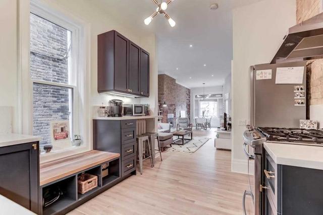 1 - 122 Brunswick Ave, House attached with 1 bedrooms, 1 bathrooms and 1.5 parking in Toronto ON | Image 10