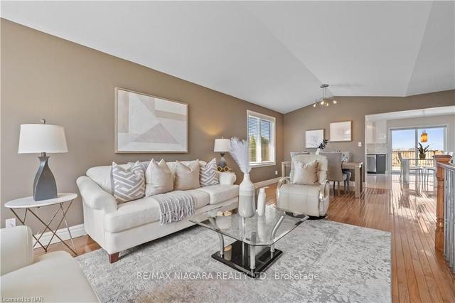 7797 Bishop Ave, House detached with 3 bedrooms, 2 bathrooms and 6 parking in Niagara Falls ON | Image 33