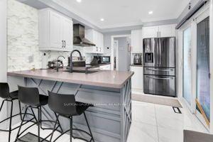 182 Borrows St, House detached with 4 bedrooms, 4 bathrooms and 6 parking in Vaughan ON | Image 2