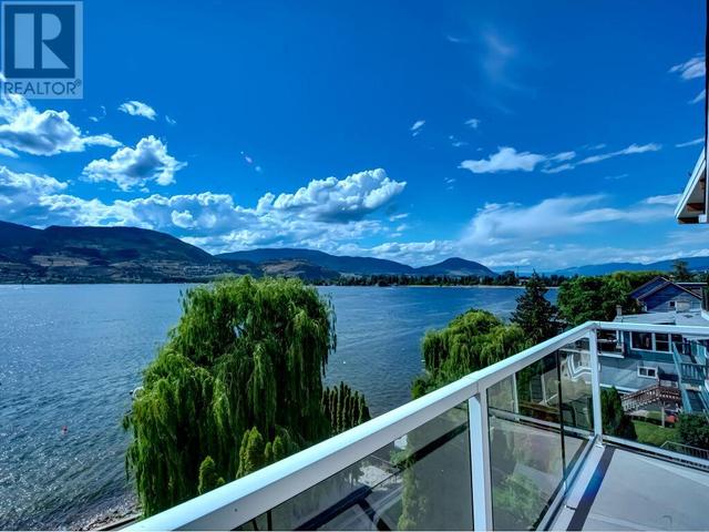 4013 Lakeside Road, House detached with 4 bedrooms, 4 bathrooms and 2 parking in Penticton BC | Image 4