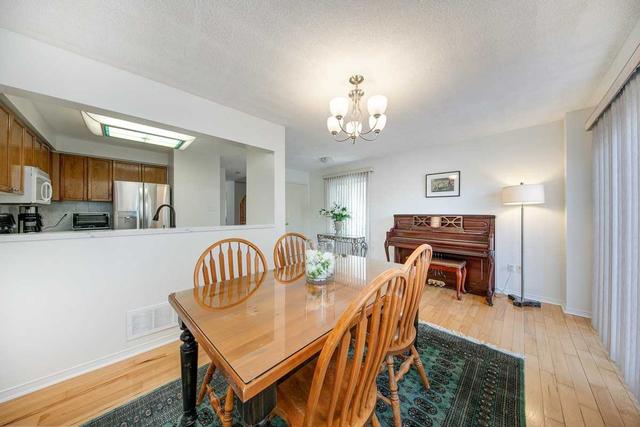 2899 Westbury Crt, House semidetached with 3 bedrooms, 2 bathrooms and 4 parking in Mississauga ON | Image 7