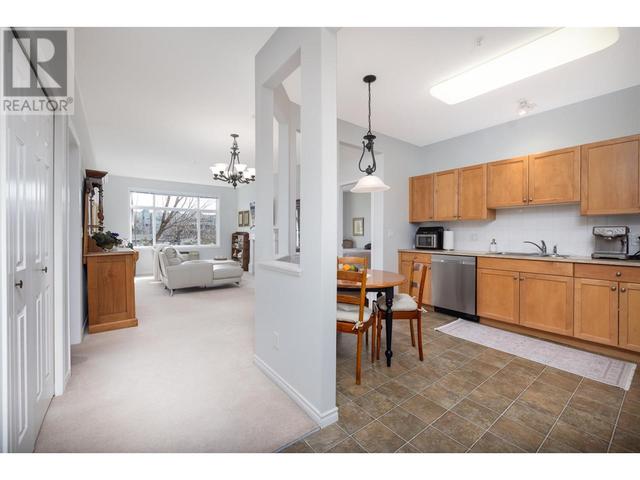 106 - 1235 Klo Road, Condo with 2 bedrooms, 2 bathrooms and 1 parking in Kelowna BC | Image 4