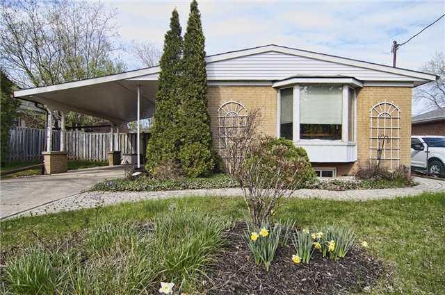 305 Ashbury Rd, House detached with 3 bedrooms, 2 bathrooms and 2 parking in Oakville ON | Image 15