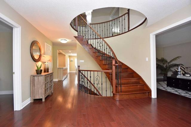 30 Ravinder Crt, House detached with 5 bedrooms, 4 bathrooms and 12 parking in Brampton ON | Image 34