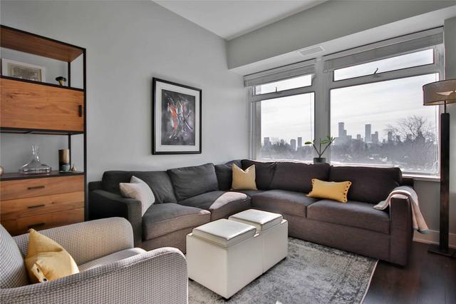 418 - 111 St Clair Ave W, Condo with 1 bedrooms, 2 bathrooms and 0 parking in Toronto ON | Image 1