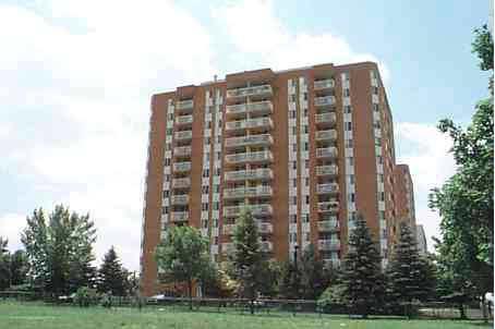 1004 - 15 Sewells Rd, Condo with 3 bedrooms, 2 bathrooms and 2 parking in Toronto ON | Image 1