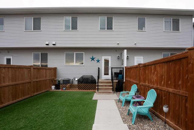 339 Mildred Dobbs Boulevard N, Home with 3 bedrooms, 2 bathrooms and 2 parking in Lethbridge AB | Image 24