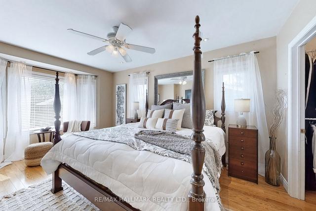 17 Avalon Blvd, House detached with 4 bedrooms, 3 bathrooms and 3 parking in Toronto ON | Image 13