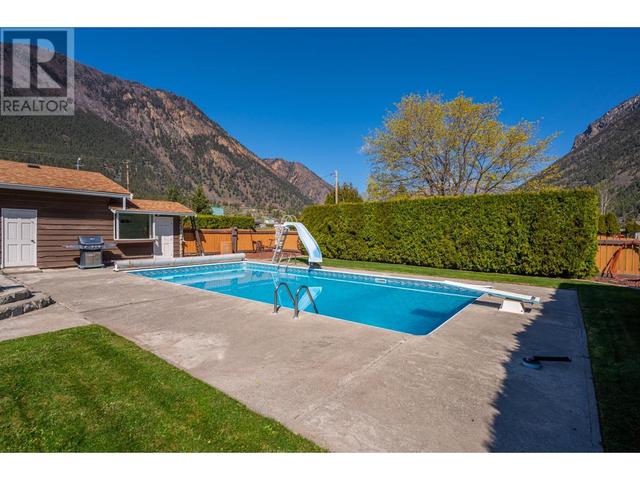 194 Deste Road, House detached with 4 bedrooms, 2 bathrooms and null parking in Lillooet BC | Image 44