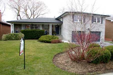 80 Montressor Dr, House detached with 4 bedrooms, 3 bathrooms and 4 parking in Toronto ON | Image 1