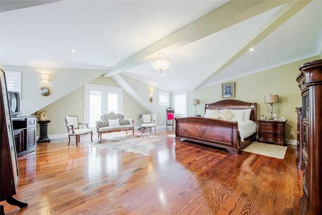 18 West Hill Dr, House detached with 3 bedrooms, 3 bathrooms and 12 parking in Toronto ON | Image 15