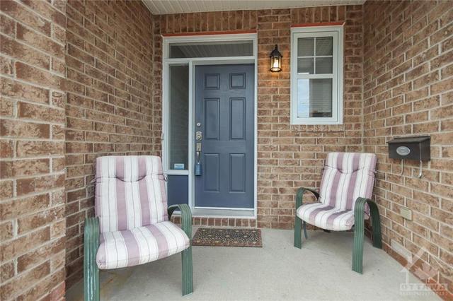 236 Meadowlilly Road, Townhouse with 3 bedrooms, 3 bathrooms and 3 parking in Ottawa ON | Image 2