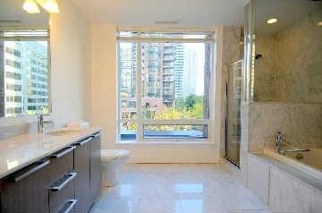 th12 - 23 Sheppard St E, Condo with 3 bedrooms, 2 bathrooms and 1 parking in Toronto ON | Image 8