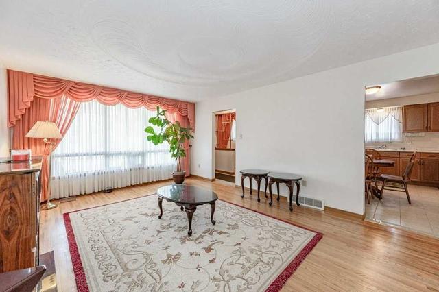 2282 King St E, House detached with 3 bedrooms, 2 bathrooms and 5 parking in Hamilton ON | Image 6