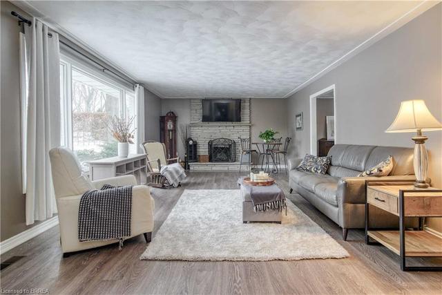 21 Lakeside Drive, House detached with 4 bedrooms, 2 bathrooms and 6 parking in Brantford ON | Image 8