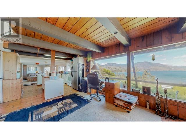 430 Panorama Crescent, House detached with 5 bedrooms, 2 bathrooms and null parking in Okanagan Similkameen D BC | Image 16