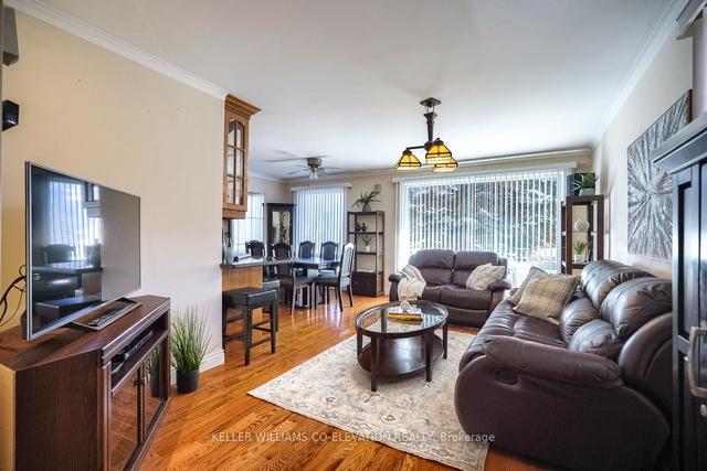 92 Crocus Dr, House detached with 3 bedrooms, 2 bathrooms and 3 parking in Toronto ON | Image 22
