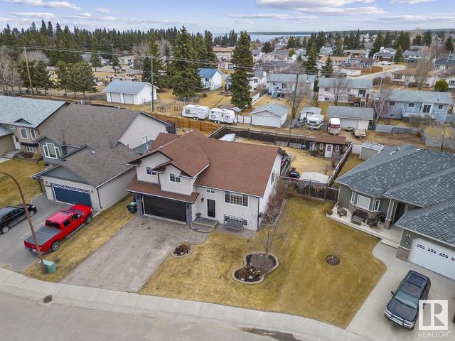 214 23 St, House detached with 4 bedrooms, 3 bathrooms and null parking in Cold Lake AB | Image 37