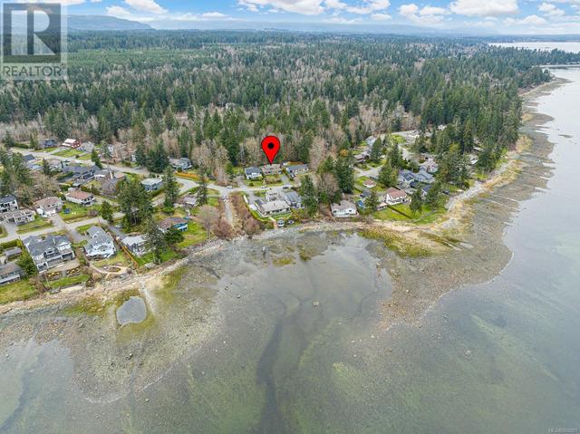 224 Spindrift Rd, House detached with 2 bedrooms, 3 bathrooms and 6 parking in Comox Valley A BC | Image 54