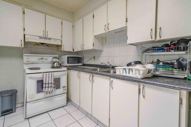 477 Oakwood Ave, Condo with 3 bedrooms, 2 bathrooms and 2 parking in Toronto ON | Image 15