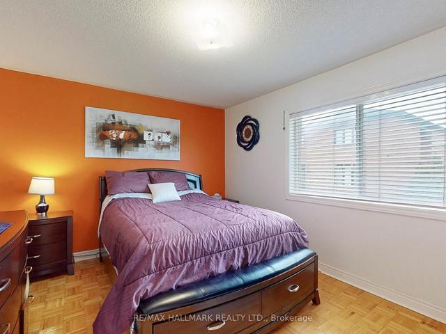 19 Rusty Tr, House detached with 3 bedrooms, 4 bathrooms and 5 parking in Vaughan ON | Image 9
