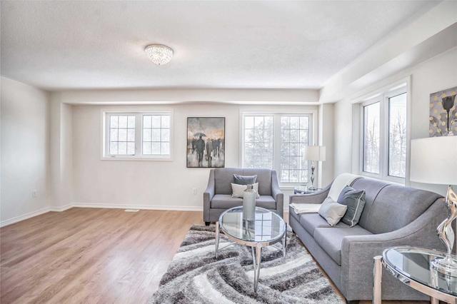832 Audley Rd N, House semidetached with 3 bedrooms, 3 bathrooms and 2 parking in Ajax ON | Image 4