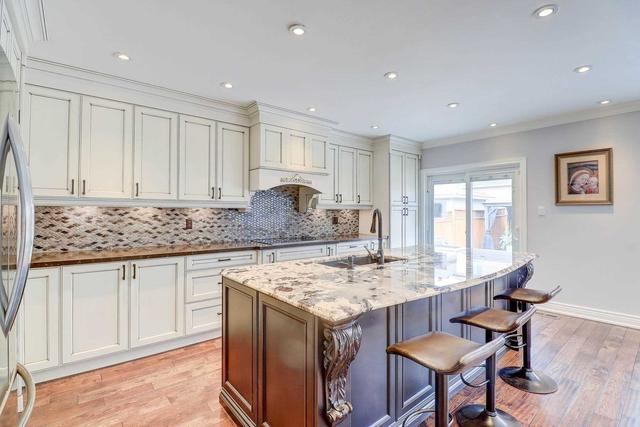 311 Forest Run Blvd, House detached with 4 bedrooms, 4 bathrooms and 5 parking in Vaughan ON | Image 8