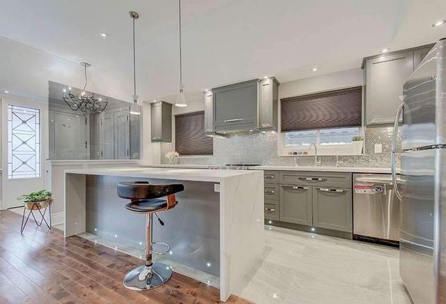427 Willowdale Ave, House detached with 4 bedrooms, 4 bathrooms and 5 parking in Toronto ON | Image 3