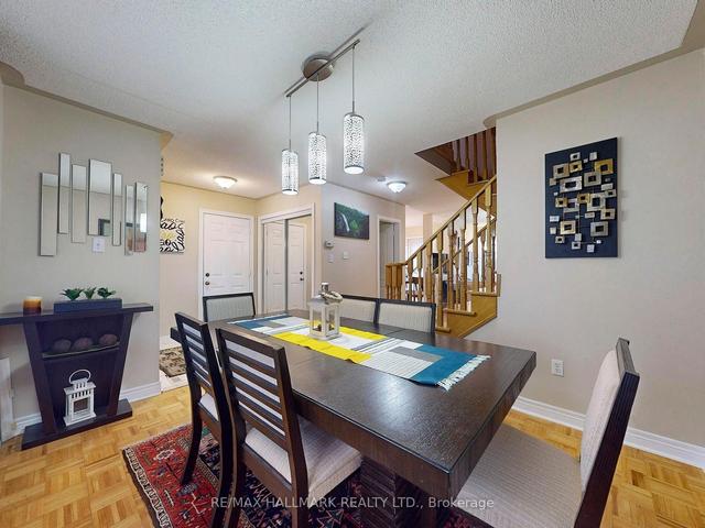 19 Rusty Tr, House detached with 3 bedrooms, 4 bathrooms and 5 parking in Vaughan ON | Image 2