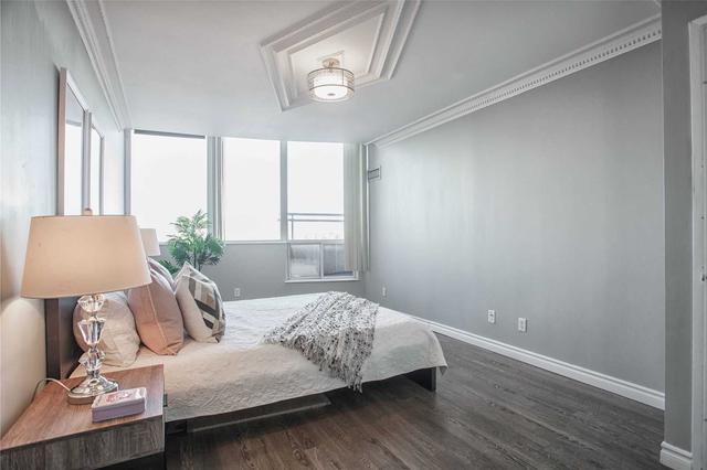uph5 - 256 Doris Ave, Condo with 2 bedrooms, 2 bathrooms and 1 parking in Toronto ON | Image 19