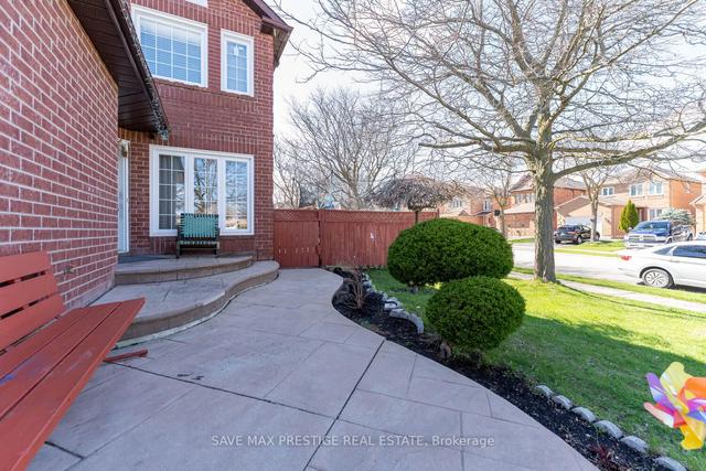 4 Cedarwood Cres, House detached with 3 bedrooms, 4 bathrooms and 6 parking in Brampton ON | Image 34