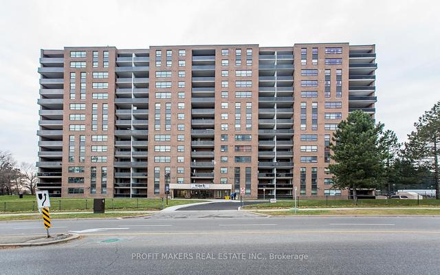 411 - 4 Lisa St, Condo with 3 bedrooms, 2 bathrooms and 1 parking in Brampton ON | Image 1
