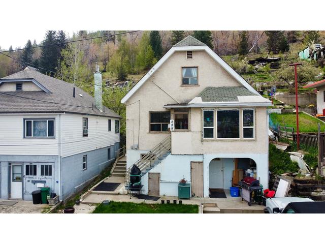490 Buckna Street, House detached with 4 bedrooms, 1 bathrooms and 2 parking in Trail BC | Image 3