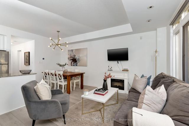 th29 - 80 Carr St, Townhouse with 2 bedrooms, 2 bathrooms and 0 parking in Toronto ON | Image 3