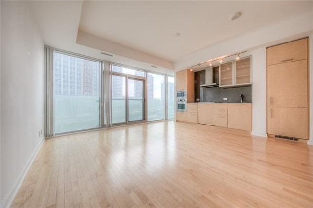 304 - 14 York St, Condo with 1 bedrooms, 1 bathrooms and null parking in Toronto ON | Image 3